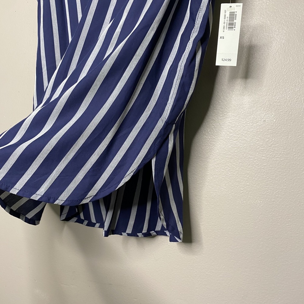 Old Navy Women's‎ Top Blue Striped V Neck Sleeveless Tank Size XS - Picture 6 of 13